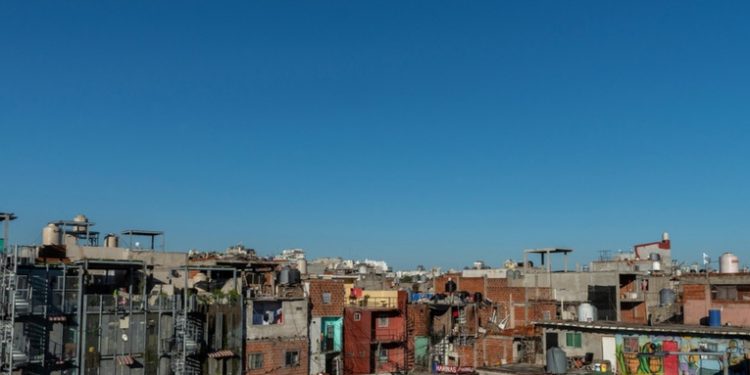 El dramático saldo de la pandemia: la pobreza alcanza al 40,6% de la población en Argentina