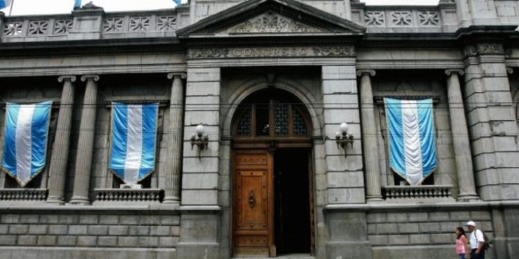 El edificio del Congreso cerró su atención al público por el dí­a del empleado del Legislativo