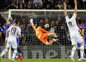 El Eintracht toma el Camp Nou y elimina al Barí§a de la Europa League