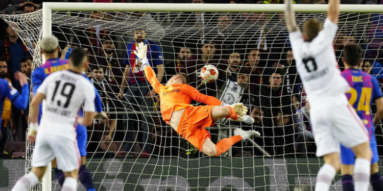 El Eintracht toma el Camp Nou y elimina al Barí§a de la Europa League