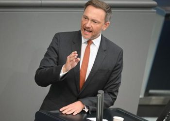 El G7 debate nuevas sanciones contra Rusia, cuya economí­a ya sufre impacto masivo