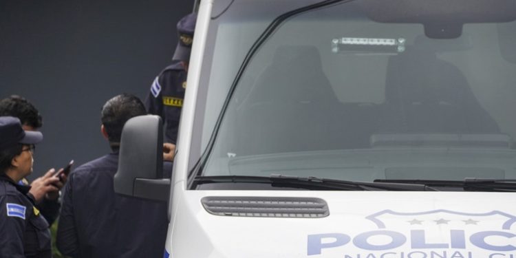 El Gobierno de El Salvador estima que hay hasta 20.000 pandilleros pendientes de capturar