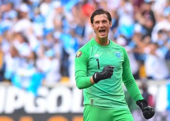 El guardameta guatemalteco Nicholas Hagen se une al Bnei Sakhnin FC de Israel