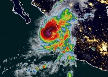 El huracán Orlene toca tierra en México