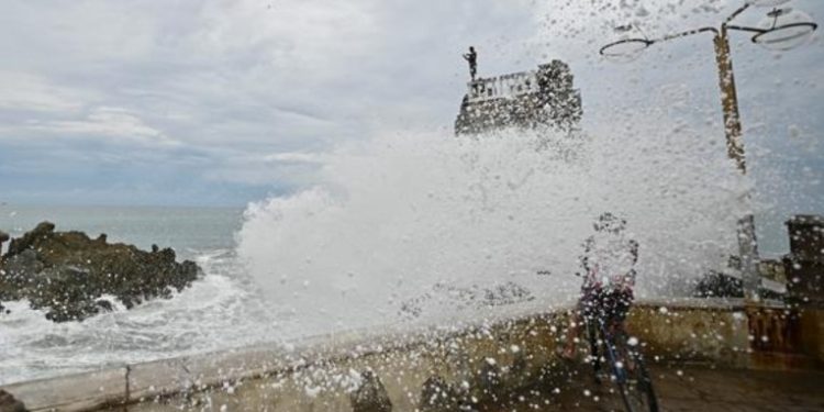 El huracán Pamela toca tierra en el estado mexicano de Sinaloa