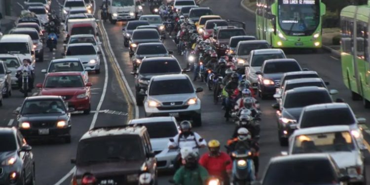 El inicio de semana mostró un incremento en el tránsito en las principales calles de la ciudad capital