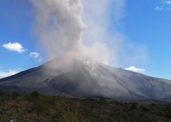 EL INSIVUMEH emite alerta por actividad eruptiva de 3 volcanes en el país