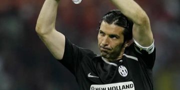 El legendario arquero Gianluigi Buffon cuelga los botines