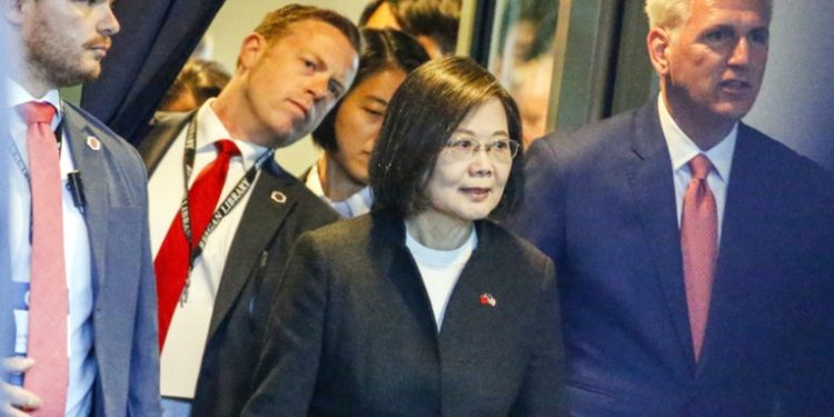 El Ministerio de Defensa chino reacciona a la visita de la lí­der taiwanesa a EE.UU.