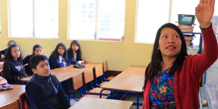 El Ministerio de Educación anuncia la reanudación de clases tras más de 15 días de suspensión por manifestaciones