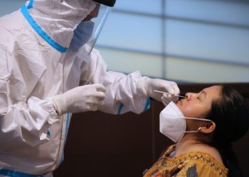 El Ministerio de Salud confirmó la disminución de casos de COVID-19 en el paí­s