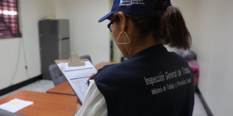 El Ministerio de Trabajo inicia supervisiones para verificar el pago del Bono 14