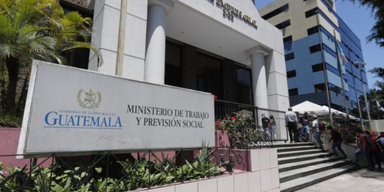 El ministerio de Trabajo verifica el cumplimiento en el pago del aguinaldo en empresas del país