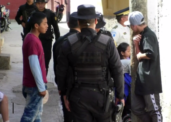 El Ministerio Público en conjunto de la PNC llevaron a cabo 13 allanamientos por distintos hechos