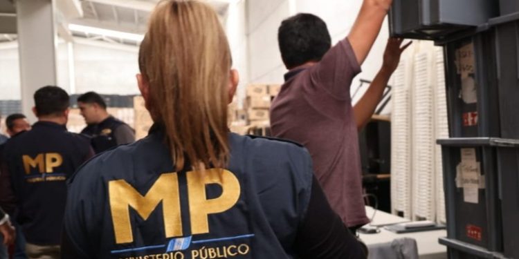 El Ministerio Público inspecciona bodegas del TSE en El Naranjo por el caso TREP