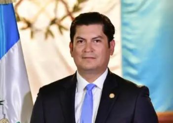 El Ministro de Economía Janio Rosales renuncia a su cargo
