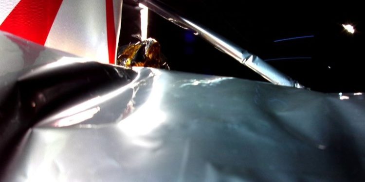 El módulo lunar Peregrine transmite a la Tierra su primera foto
