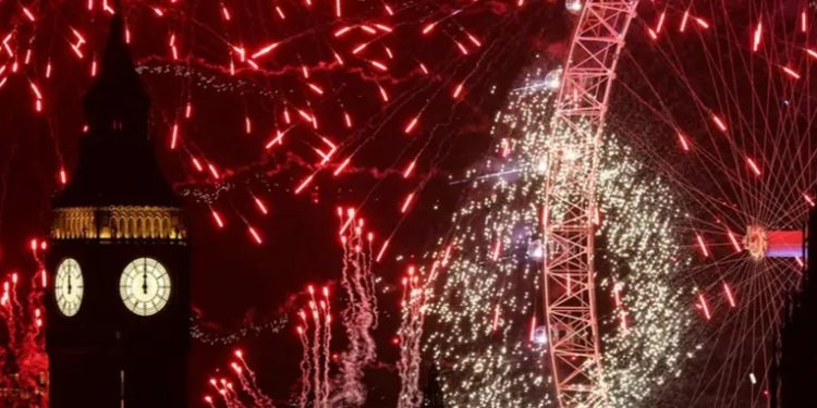 El mundo recibe 2025 con deseos de paz y en espera de Trump