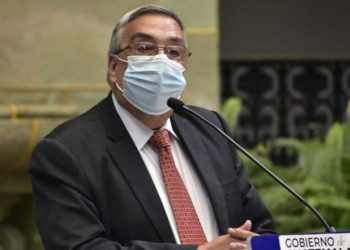 El nivel de hospitalización por COVID-19 se mantiene en 18%, según Ministro de Salud