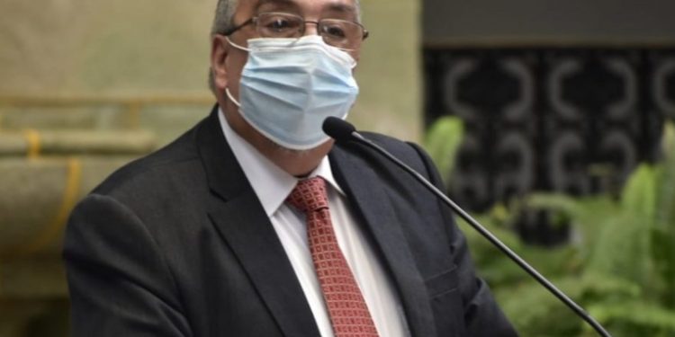 El nivel de hospitalización por COVID-19 se mantiene en 18%, según Ministro de Salud