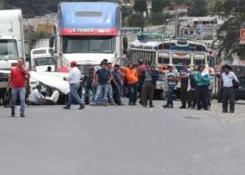El paí­s amaneció hoy con 32 bloqueos en todo el paí­s