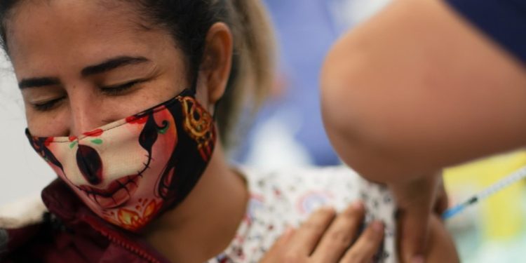 El país de América Latina que ya planea aplicar la cuarta dosis contra el covid-19