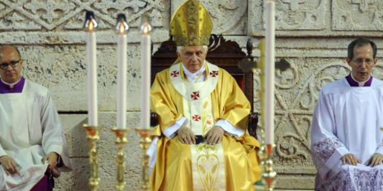 El papa emérito Benedicto XVI *encubrió abusos sexuales contra menores* cuando era arzobispo, dicen medios