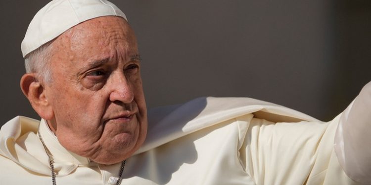 El papa Francisco tiene un 'cuadro clínico complejo'