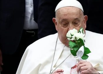 El papa sufrió 'dos episodios de insuficiencia respiratoria'