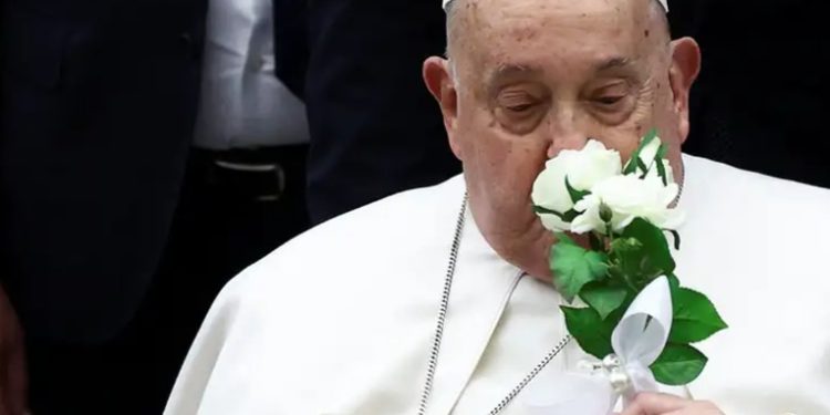 El papa sufrió 'dos episodios de insuficiencia respiratoria'