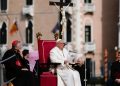El Papa visita Venecia en su primer viaje en siete meses