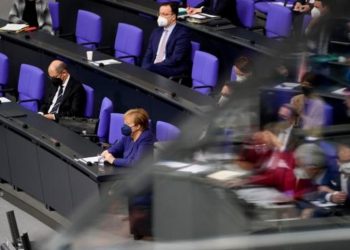 El Parlamento alemán aprueba un nuevo marco legal para combatir la pandemia