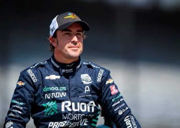 El piloto bicampeón del mundo: Fernando Alonso sale del hospital