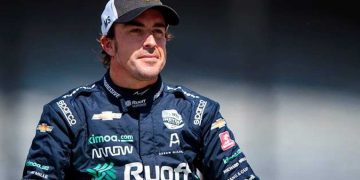 El piloto bicampeón del mundo: Fernando Alonso sale del hospital