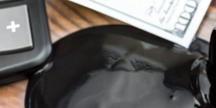 El precio del petróleo sube mientras el conflicto entre Hamás e Irsael aviva las tensiones en Medio Oriente