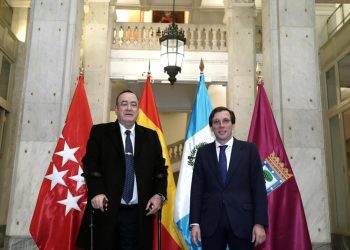 El presidente Alejandro Giammattei se encuentra de visita oficial en la ciudad de Madrid, España
