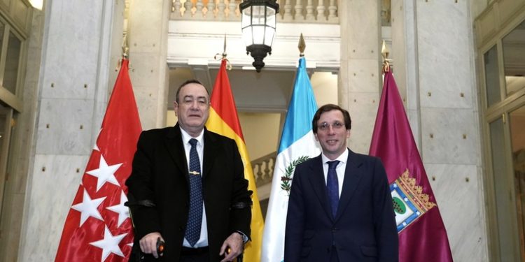 El presidente Alejandro Giammattei se encuentra de visita oficial en la ciudad de Madrid, España