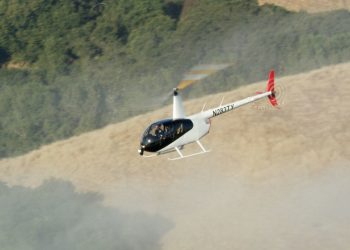 El primer aterrizaje de un helicóptero con autorrotación en modo automático