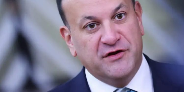 El primer ministro irlandés Leo Varadkar anuncia su dimisión