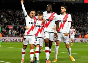 El Rayo Vallecano parte en dos al Barí§a de Xavi y se garantiza la permanencia