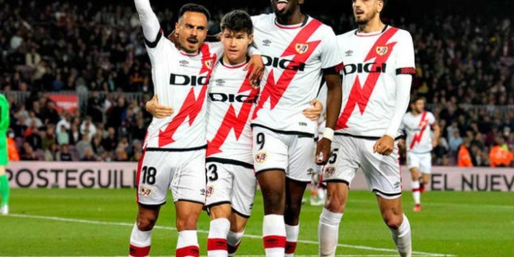 El Rayo Vallecano parte en dos al Barí§a de Xavi y se garantiza la permanencia