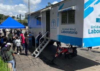 El área de salud central mantiene un monitoreo de los casos positivos de Covid-19 en la capital