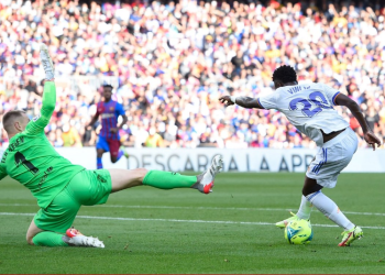 El Real Madrid asalta el Camp Nou con un Viní­cius desatado