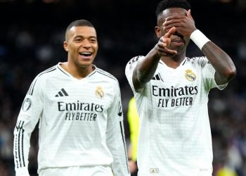 El Real Madrid gana al Salzburgo y llena el granero de goles para seguir optando al 'top 8' de la Champions