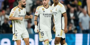 El Real Madrid remonta ante la Real Sociedad para mantener el pleno en LaLiga