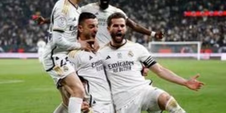 El Real Madrid se apunta un derbi impredecible y jugará la final de la Supercopa de España