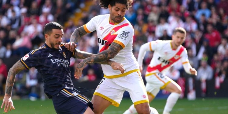 El Real Madrid se atasca y cede dos puntos en su visita al Rayo Vallecano