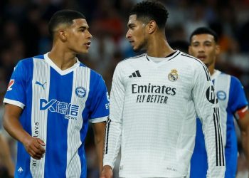 El Real Madrid vence 3-2 a un Alavés que peleó con uñas y dientes en un tenso final