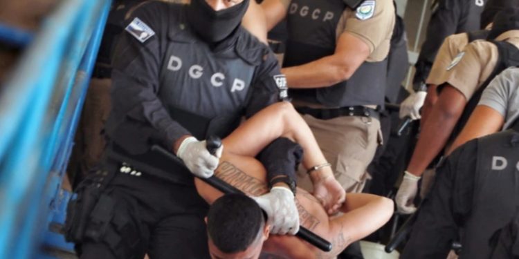 El Salvador asegura que ha puesto entre rejas a 11.000 pandilleros tras la ola de asesinatos