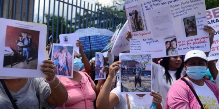 El Salvador: aumentan denuncias de abuso de detenciones
